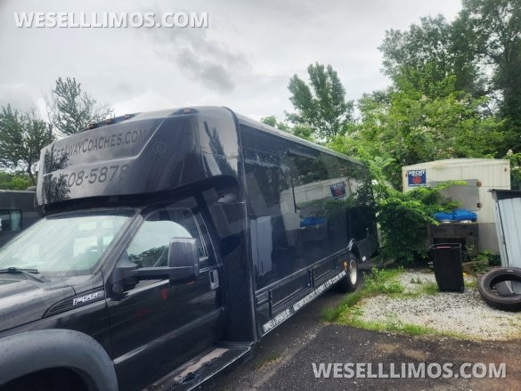2014 LGE Coach Builder Ford F550 Limo Bus