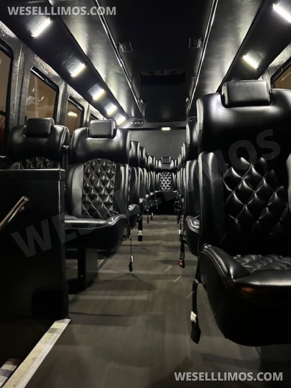 2012 Newport Carter Reed Grech Engineer Ford F550 Executive Shuttle