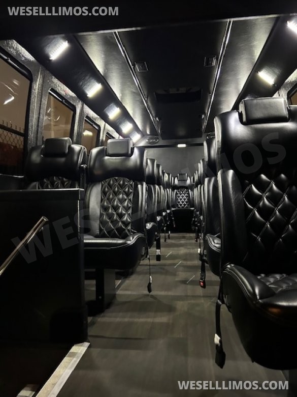 2012 Newport Carter Reed Grech Engineer Ford F550 Executive Shuttle