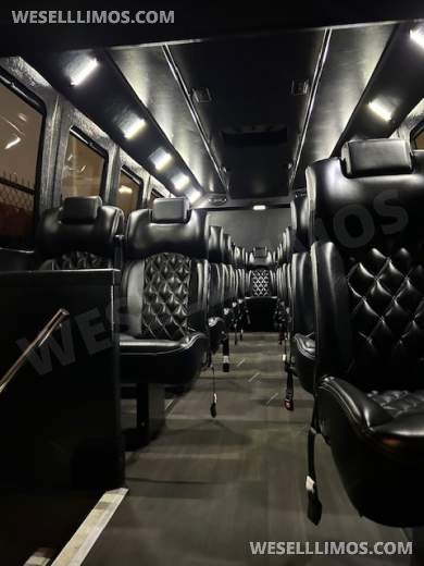2012 Newport Carter Reed Grech Engineer Ford F550 Executive Shuttle