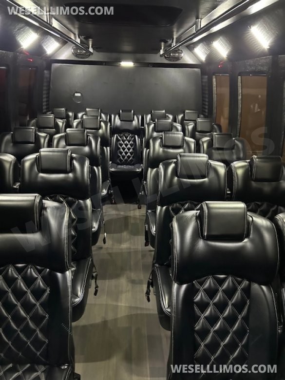 2012 Newport Carter Reed Grech Engineer Ford F550 Executive Shuttle