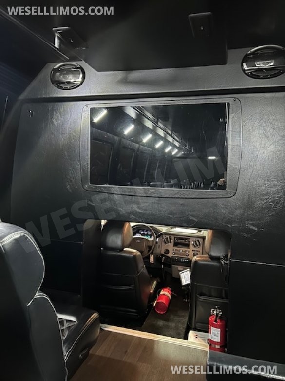 2012 Newport Carter Reed Grech Engineer Ford F550 Executive Shuttle