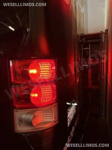 2012 Newport Carter Reed Grech Engineer Ford F550 Executive Shuttle