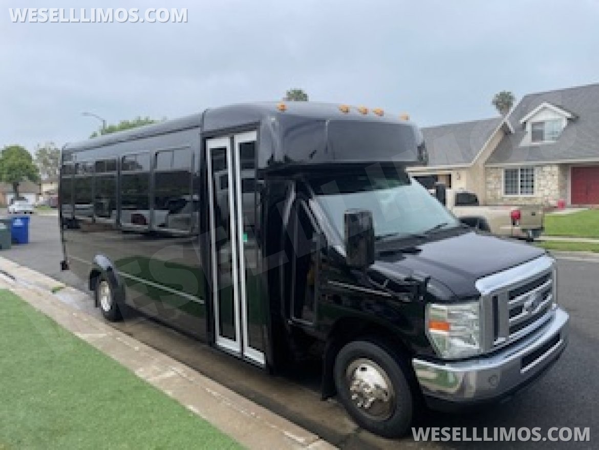 Limo Bus for sale: 2016 Ford E450 by Elite One Customs