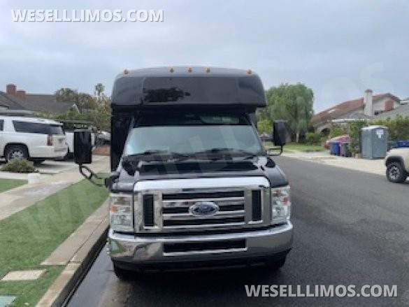 2016 Elite One Customs Ford E450 Limo Bus