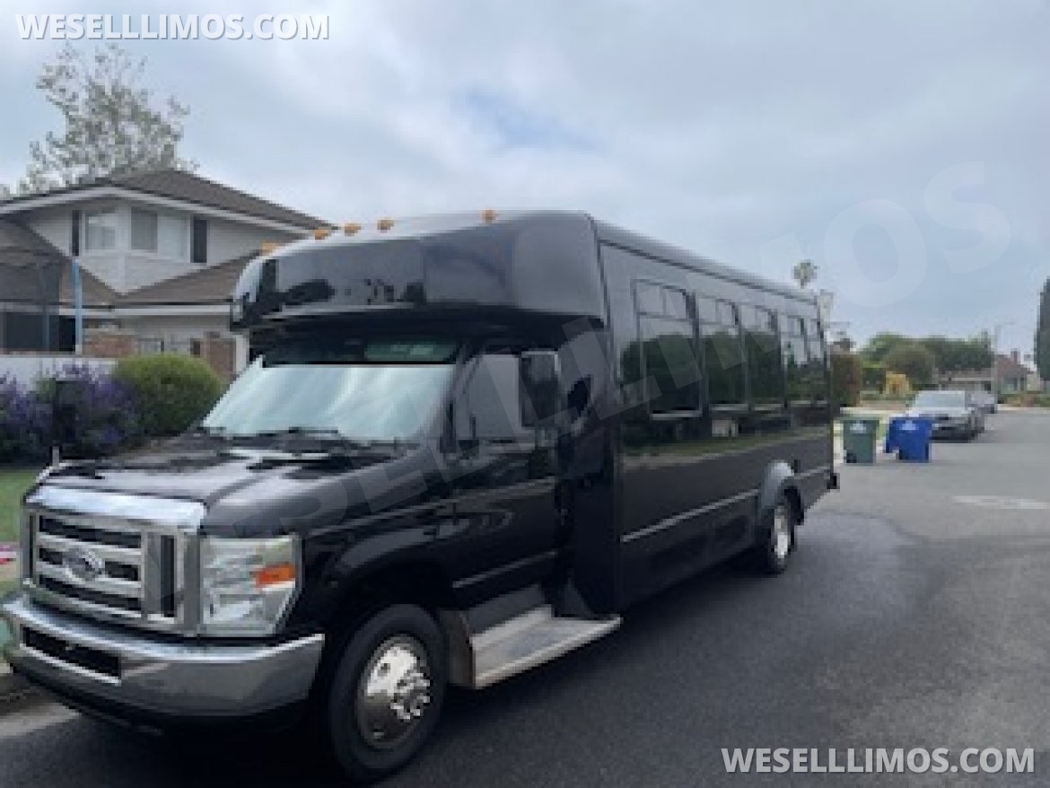 Limo Bus for sale: 2016 Ford E450 by Elite One Customs