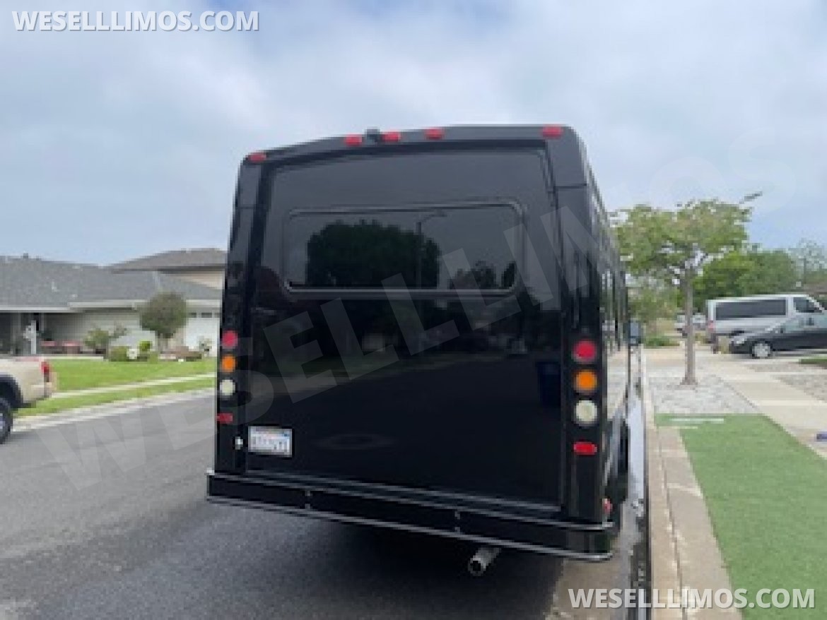 Photo of Limo Bus for sale: 2016 Ford E450 by Elite One Customs