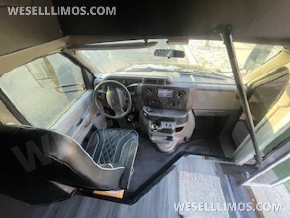 2016 Elite One Customs Ford E450 Limo Bus