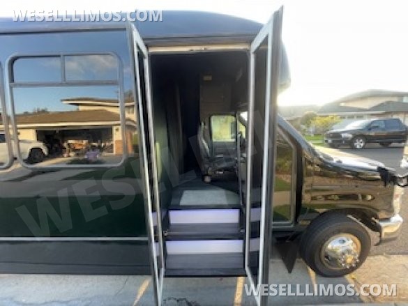 2016 Elite One Customs Ford E450 Limo Bus