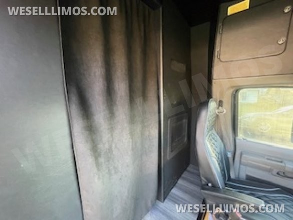 2016 Elite One Customs Ford E450 Limo Bus