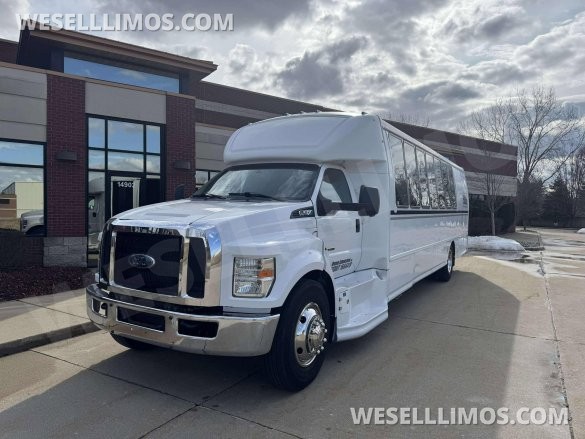2016 Turtle Top Ford F-650 Limo Bus