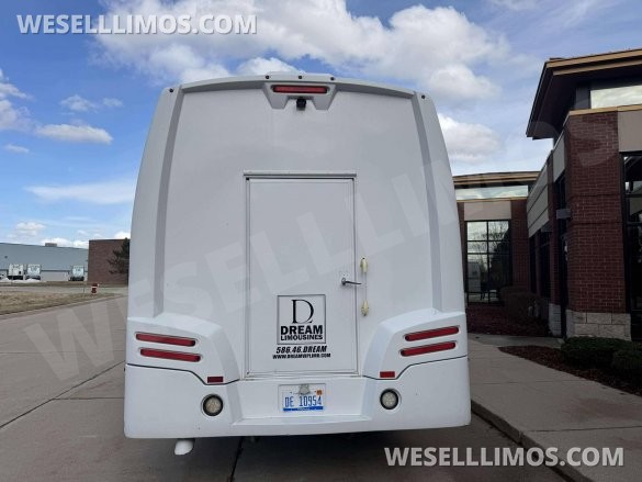2016 Turtle Top Ford F-650 Limo Bus