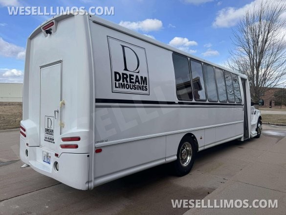 2016 Turtle Top Ford F-650 Limo Bus