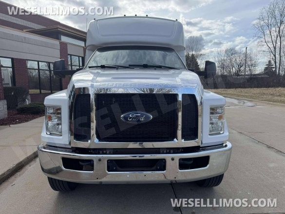 2016 Turtle Top Ford F-650 Limo Bus