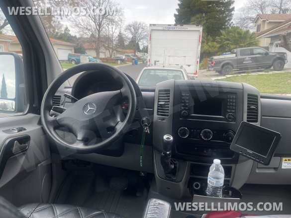 2014 Mercedes-Benz MB 3500 LM Limo Bus