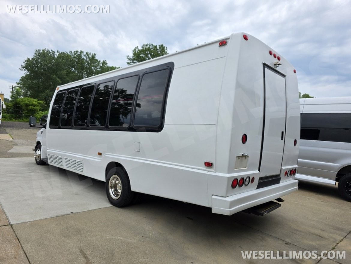 Limo Bus for Sale in Erie, PA - Photo 24