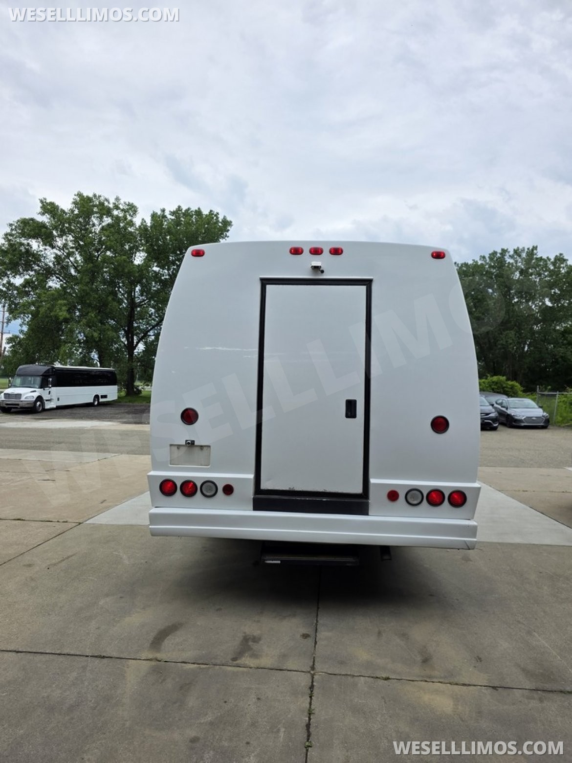 Limo Bus for Sale in Erie, PA - Photo 26