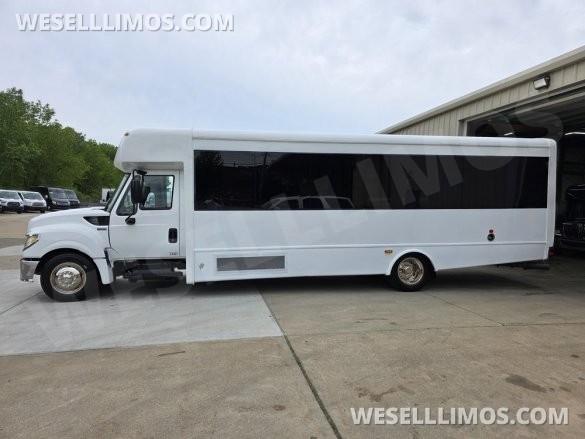 2013 IC BUS Limo Bus with Like New Interior