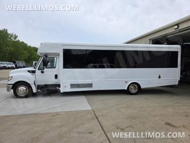 2013 IC BUS Limo Bus with Like New Interior
