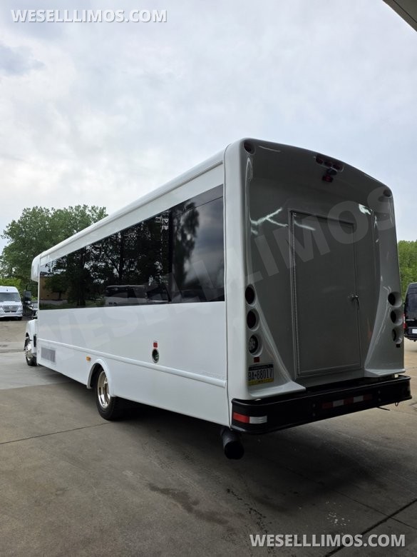 2013 IC BUS Limo Bus with Like New Interior