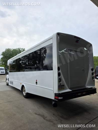 2013 IC BUS Limo Bus with Like New Interior