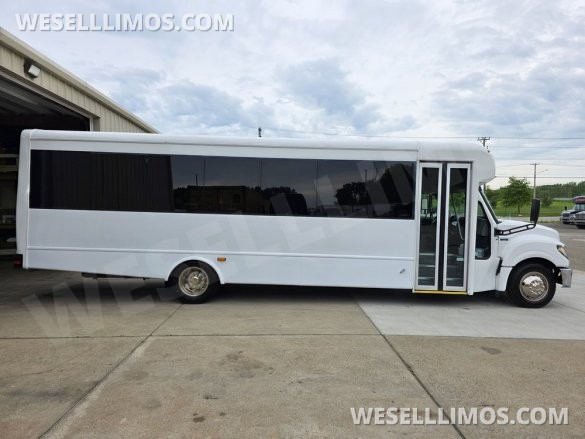 2013 IC BUS Limo Bus with Like New Interior