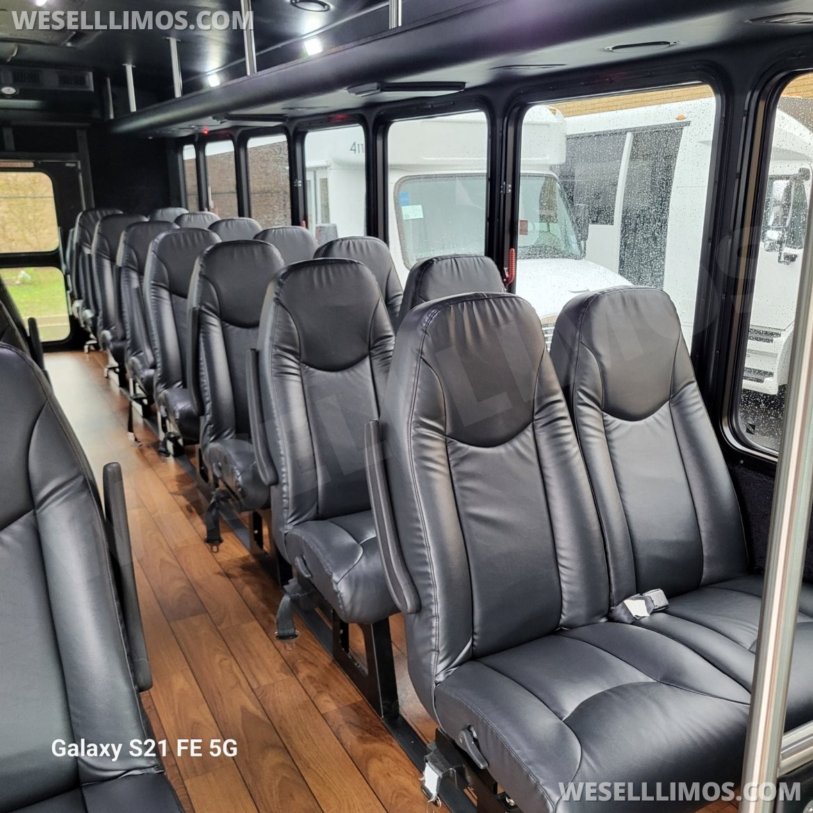 Executive Shuttle for sale: 2015 Ford F550 by Midwest