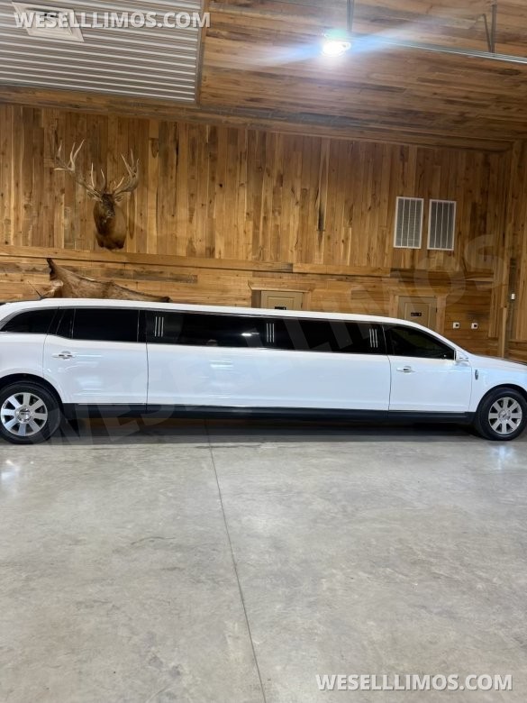 2013 Lincoln MKT 120" Limousine Limousine for Sale in Nashville, TN - Photo 2