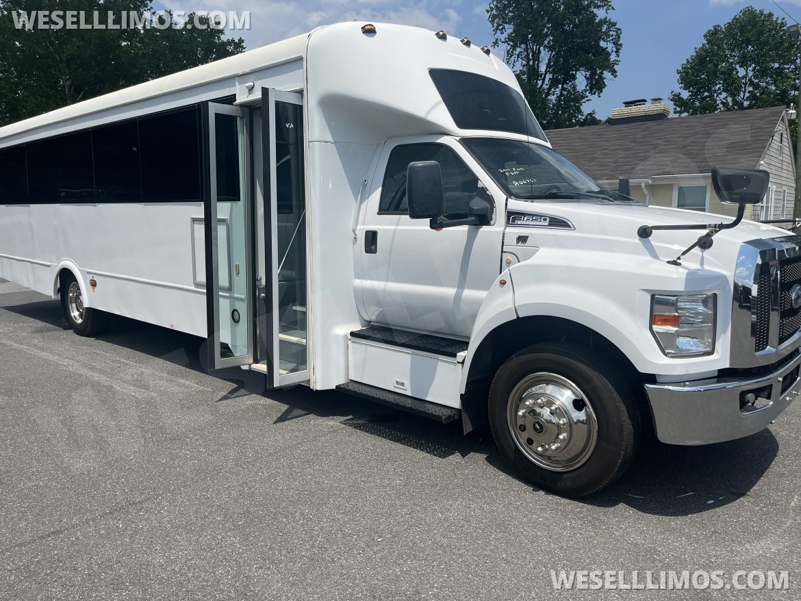 Shuttle Bus for sale: 2017 Ford F650