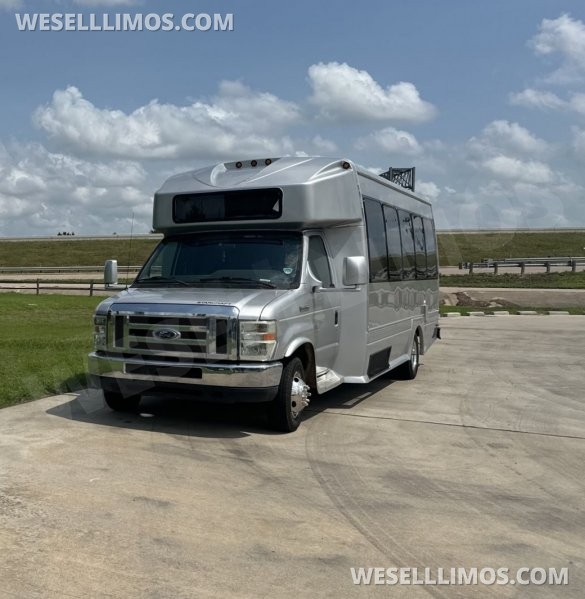 2009 Ford E450 Limo Bus