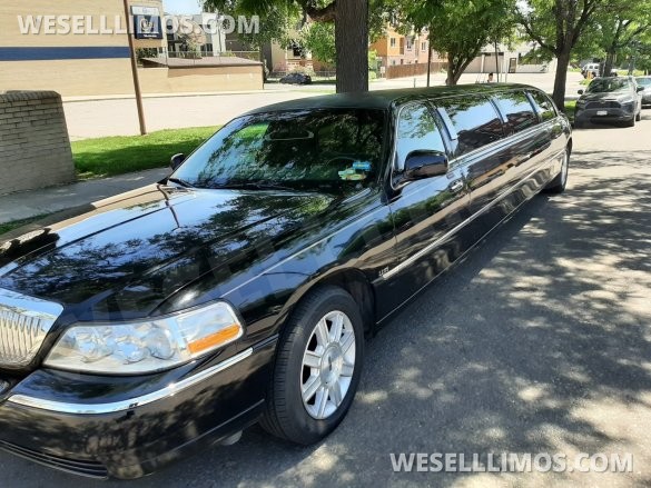 2011 Dabryan Lincoln Town car Limousine