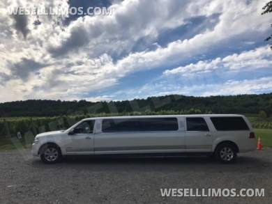 2008 Lincoln Navigator SUV Stretch