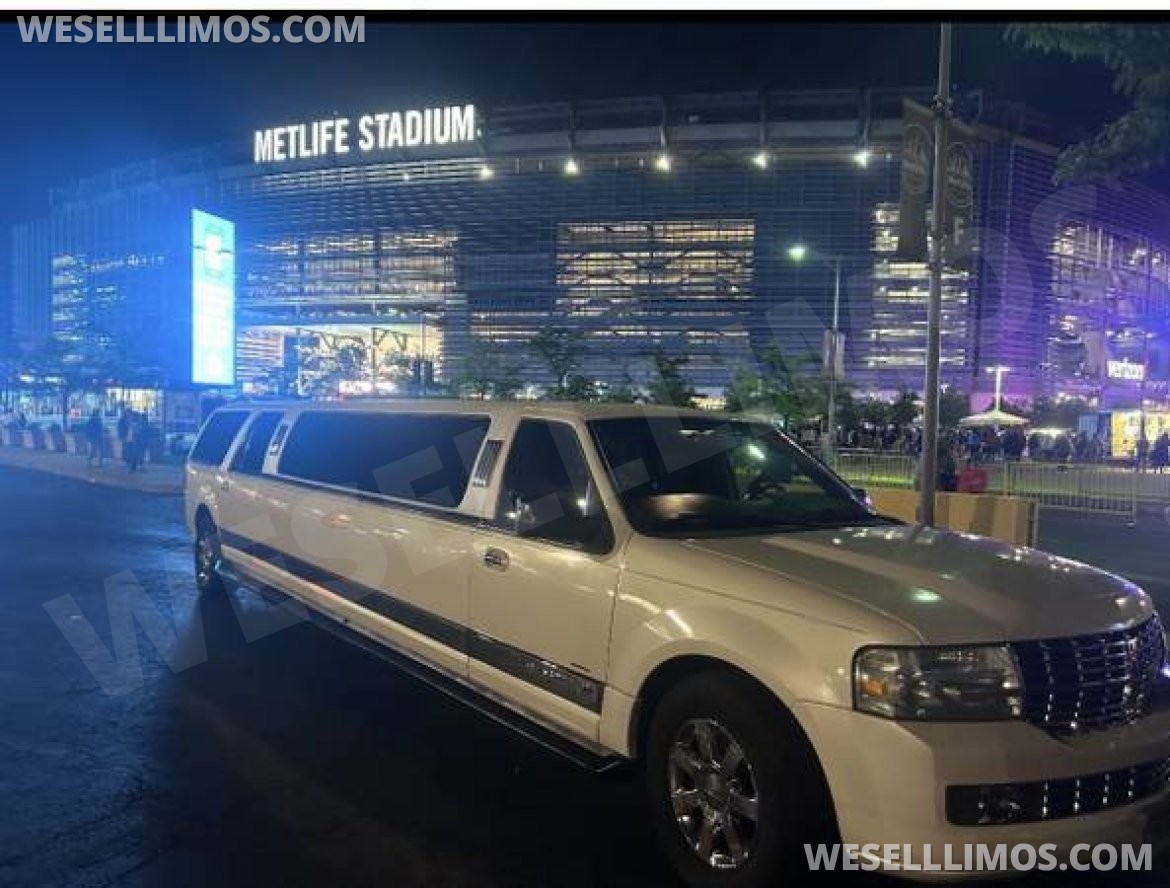 2008 Lincoln Navigator SUV Stretch - Photo 4