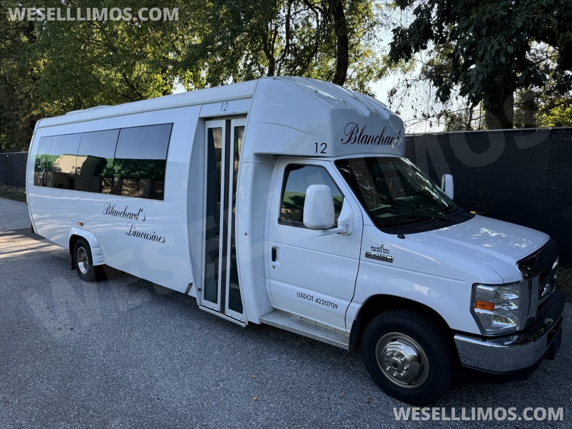 Executive Shuttle for sale: 2018 Ford E450 by Elkhart