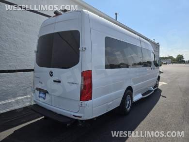 2019 Midwest Automotive Designs Mercedes-Benz Luxe Cruiser Luxury Sprinter