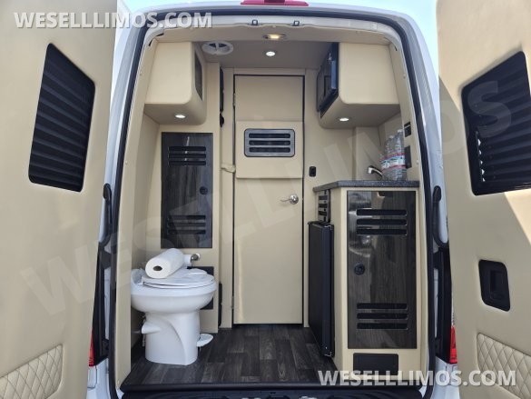 2019 Midwest Automotive Designs Mercedes-Benz Luxe Cruiser Luxury Sprinter