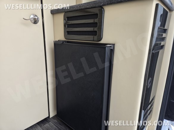 2019 Midwest Automotive Designs Mercedes-Benz Luxe Cruiser Luxury Sprinter