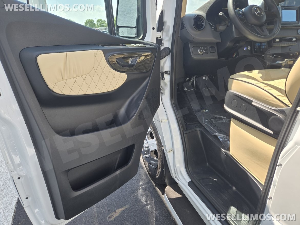 Photo of Sprinter for sale: 2019 Mercedes-Benz Luxe Cruiser Luxury Sprinter by Midwest Automotive Designs