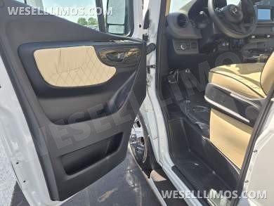 2019 Midwest Automotive Designs Mercedes-Benz Luxe Cruiser Luxury Sprinter