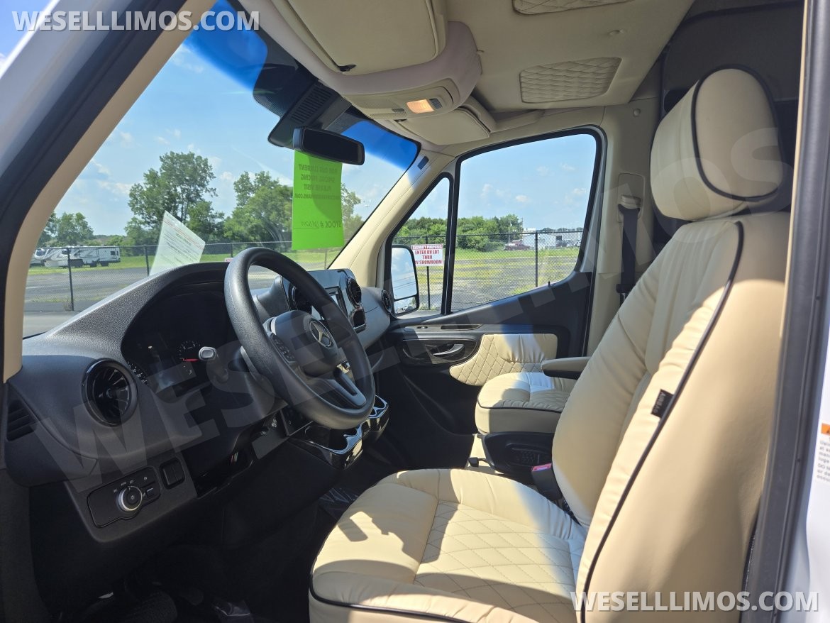 Photo of Sprinter for sale: 2019 Mercedes-Benz Luxe Cruiser Luxury Sprinter by Midwest Automotive Designs