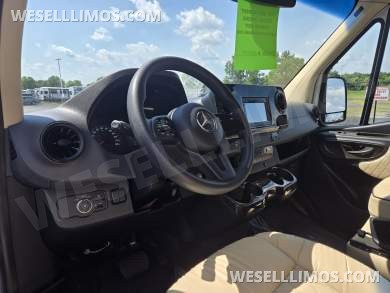 2019 Midwest Automotive Designs Mercedes-Benz Luxe Cruiser Luxury Sprinter