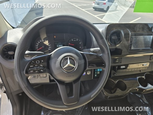 2019 Midwest Automotive Designs Mercedes-Benz Luxe Cruiser Luxury Sprinter
