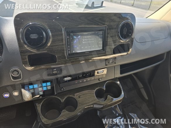 2019 Midwest Automotive Designs Mercedes-Benz Luxe Cruiser Luxury Sprinter