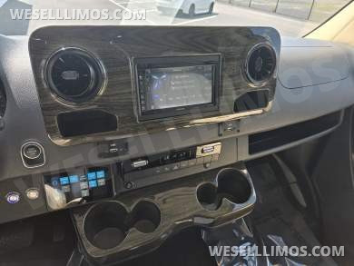 2019 Midwest Automotive Designs Mercedes-Benz Luxe Cruiser Luxury Sprinter