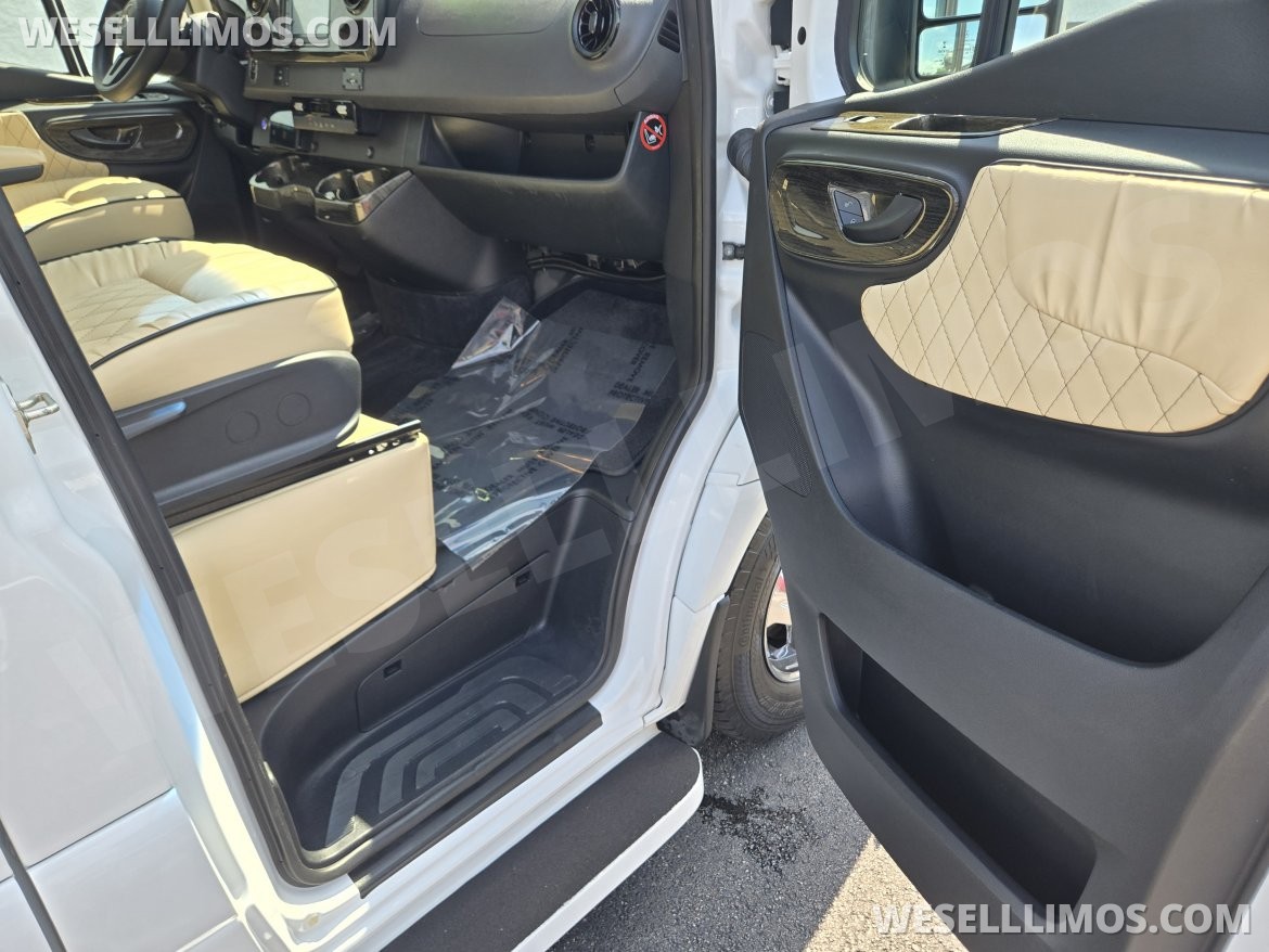Photo of Sprinter for sale: 2019 Mercedes-Benz Luxe Cruiser Luxury Sprinter by Midwest Automotive Designs