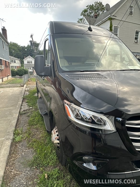 2024 Ultimate Toys Mercedes-Benz 2024 Mercedes-Benz Sprinter 3500 XD CargoHigh Roof Sprinter