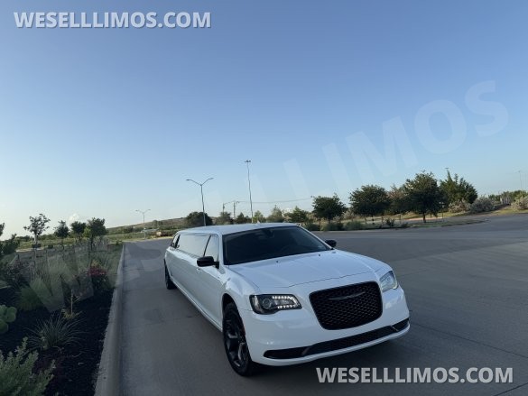2023 Chrysler 300 140" 10Pax Limousine for Sale in Dallas, TX - Photo 3