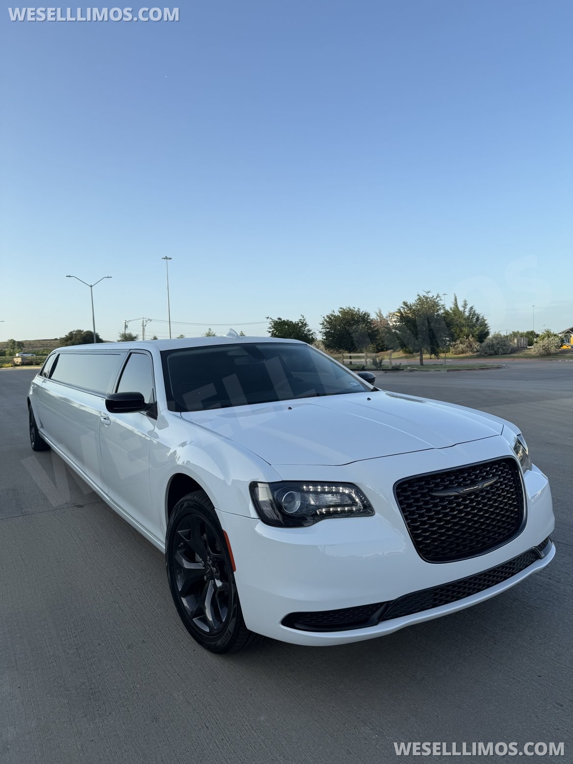 Limousine for sale: 2023 Chrysler 300 140" 10Pax by SpringField Coach Group