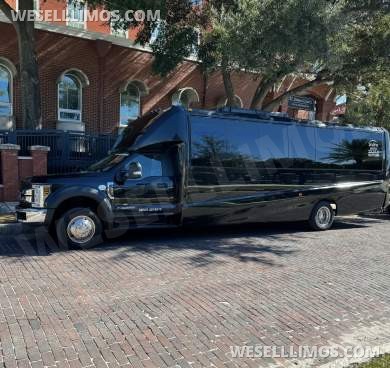 2019 Grech Motors Ford- Easy Moveable Wall - 31 Person to 27 Executive Shuttle