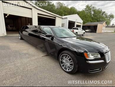 2013 Executive Coach Builders Chrysler 300 Limousine